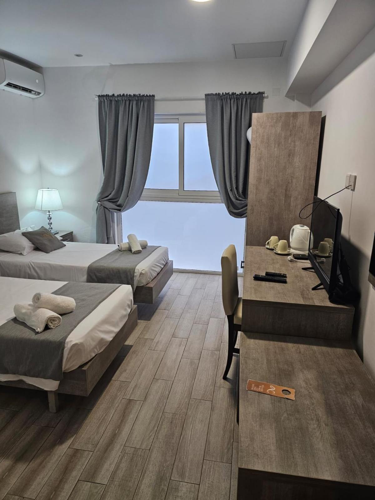 Napoli Suites Studios Aparthotel Saint Julian's Eksteriør bilde