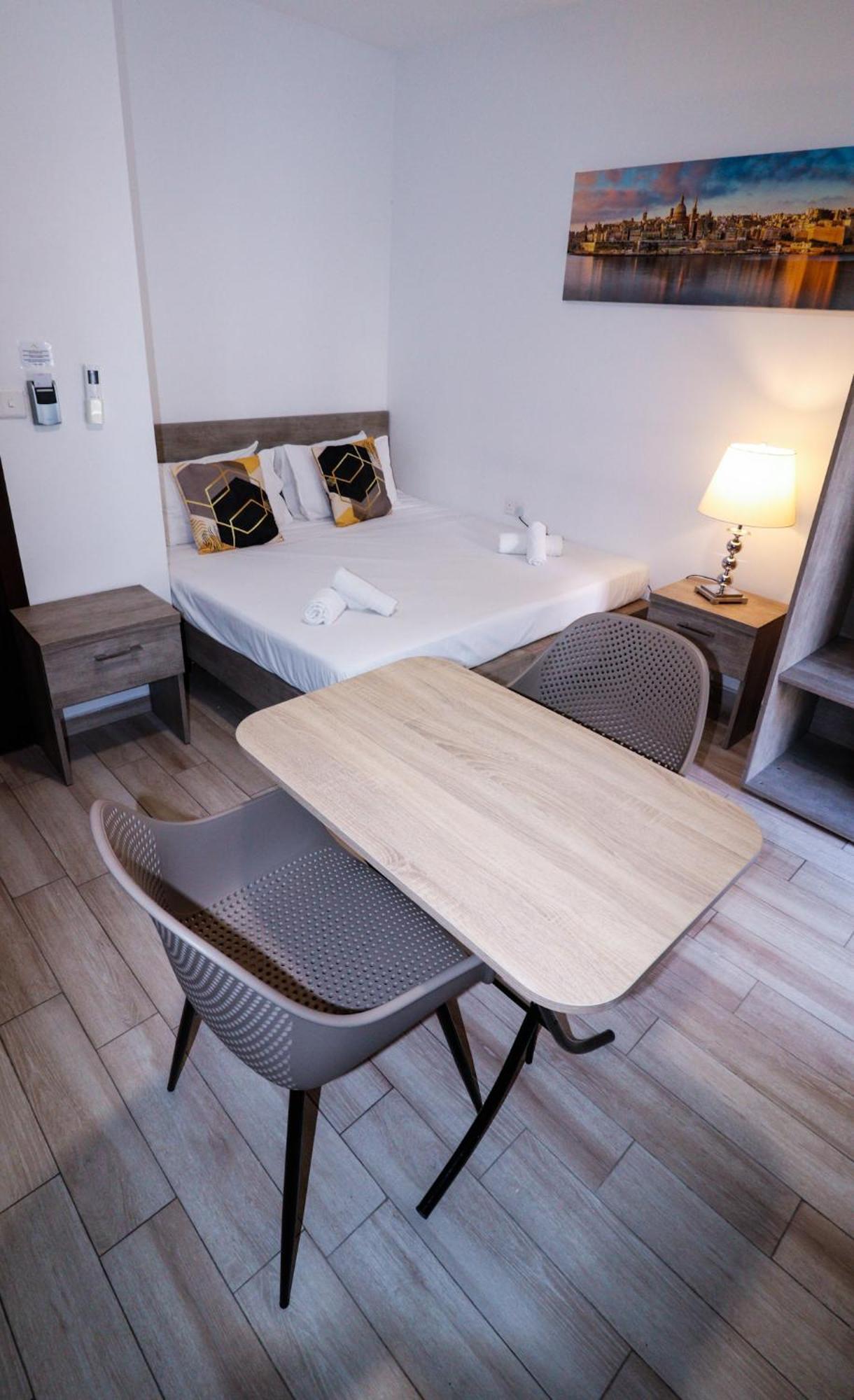 Napoli Suites Studios Aparthotel Saint Julian's Eksteriør bilde