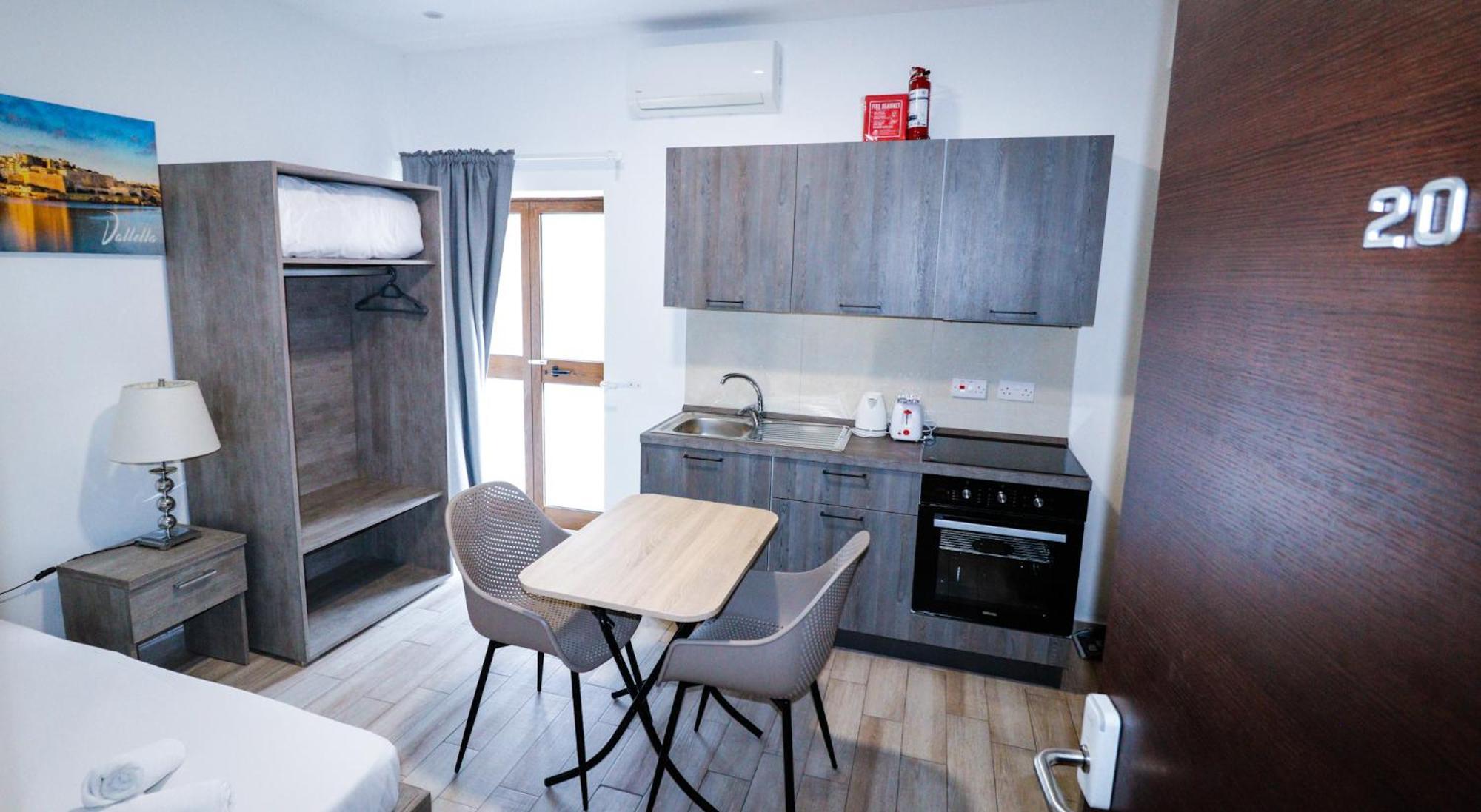 Napoli Suites Studios Aparthotel Saint Julian's Eksteriør bilde