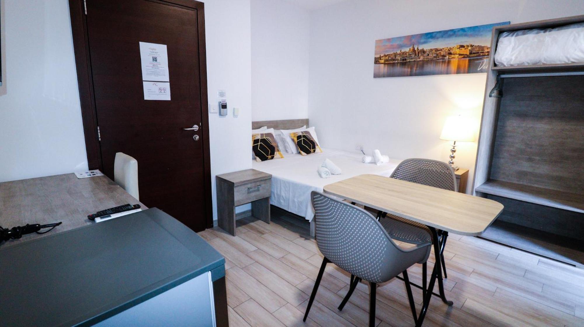 Napoli Suites Studios Aparthotel Saint Julian's Eksteriør bilde