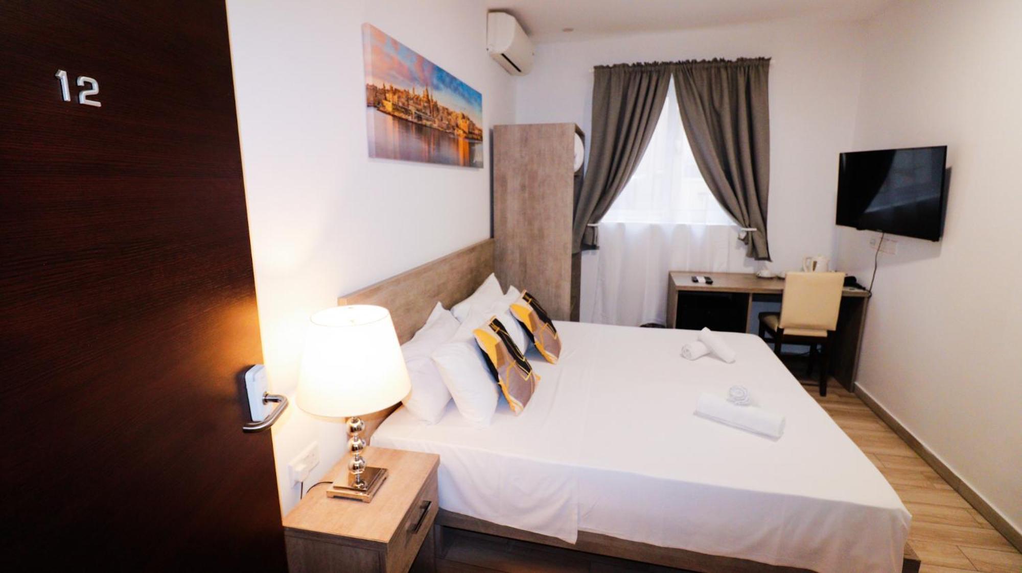 Napoli Suites Studios Aparthotel Saint Julian's Eksteriør bilde